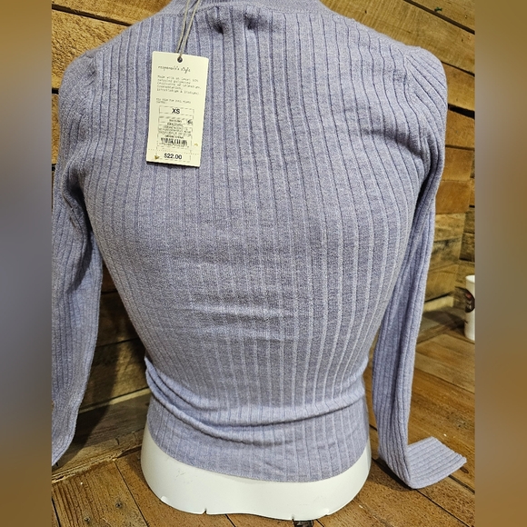 NWT Light Purple Tight Fit Sweater‎ Size Extra Small - Picture 5 of 6